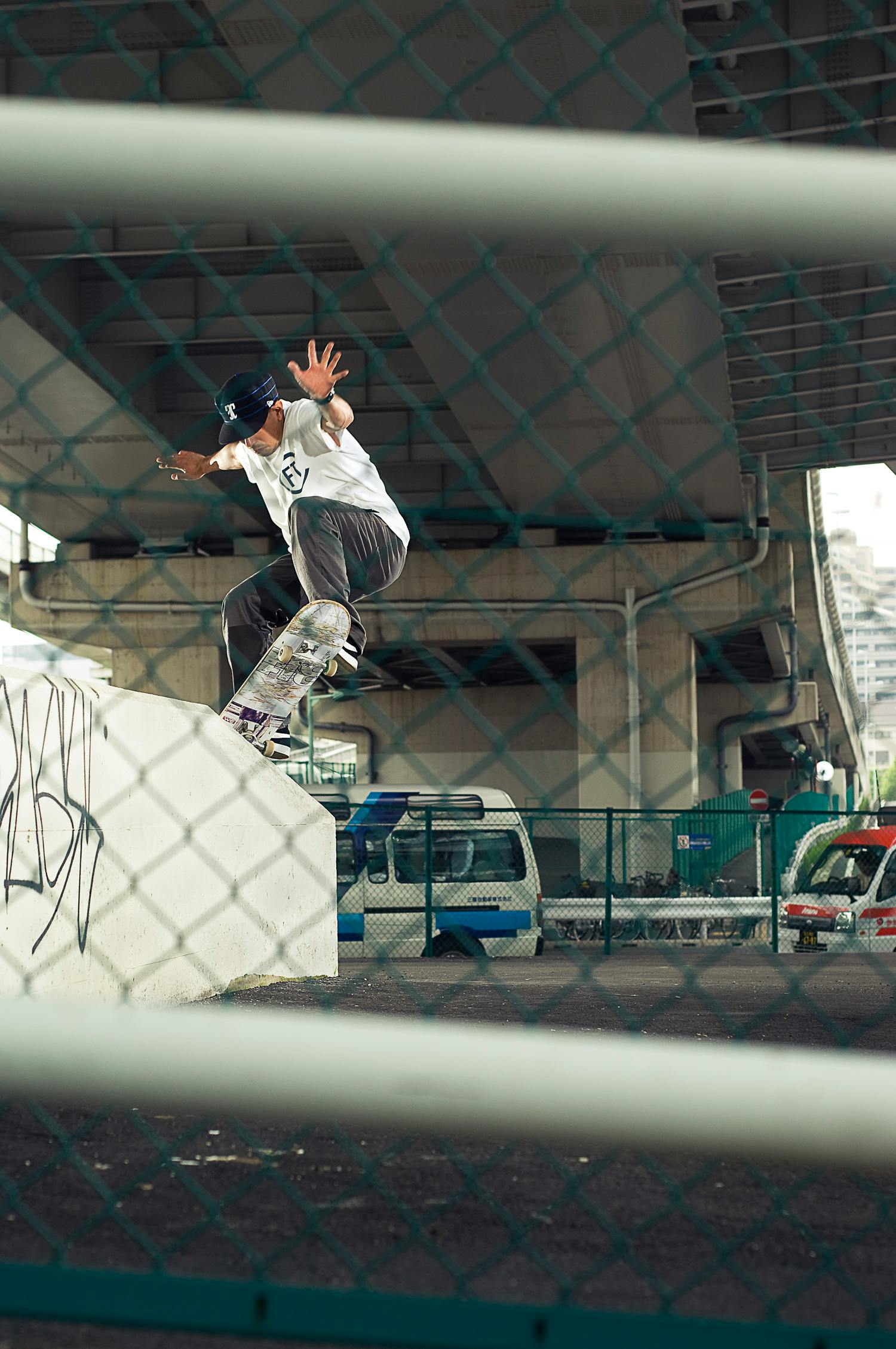 JOHN IGEI, FRONTSIDE 5-0, MINAMI-SUNA TOKYO