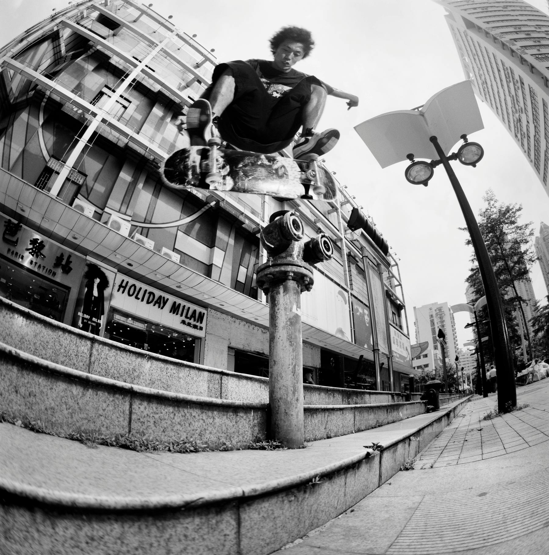 YUYA ISHIKAWA, NOLLIE HARDFLIP, SHEN-ZEN CHINA　