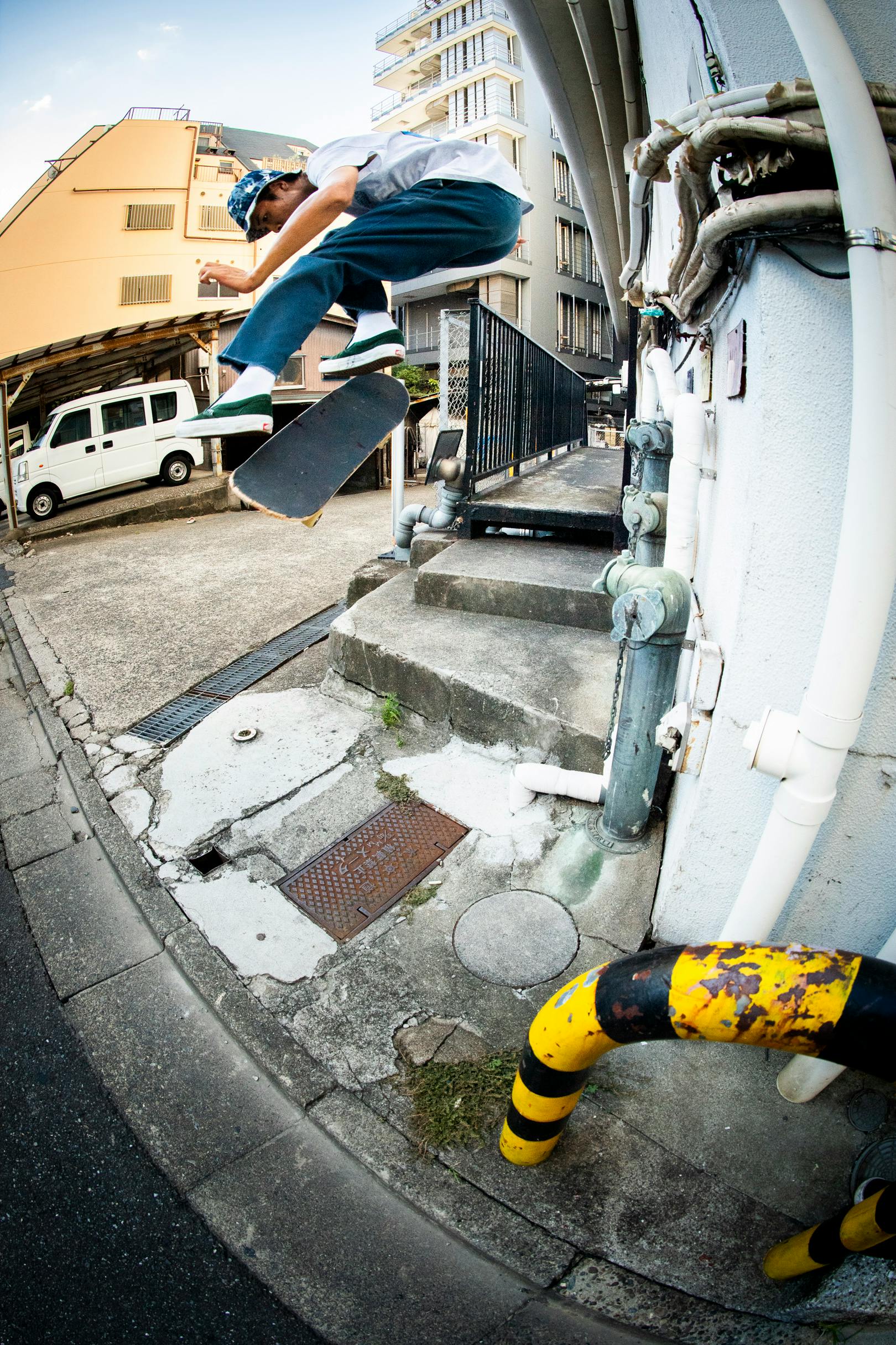 Heelflip, Tokyo / Photo by Iseki : Thanks Sb skateboard journal