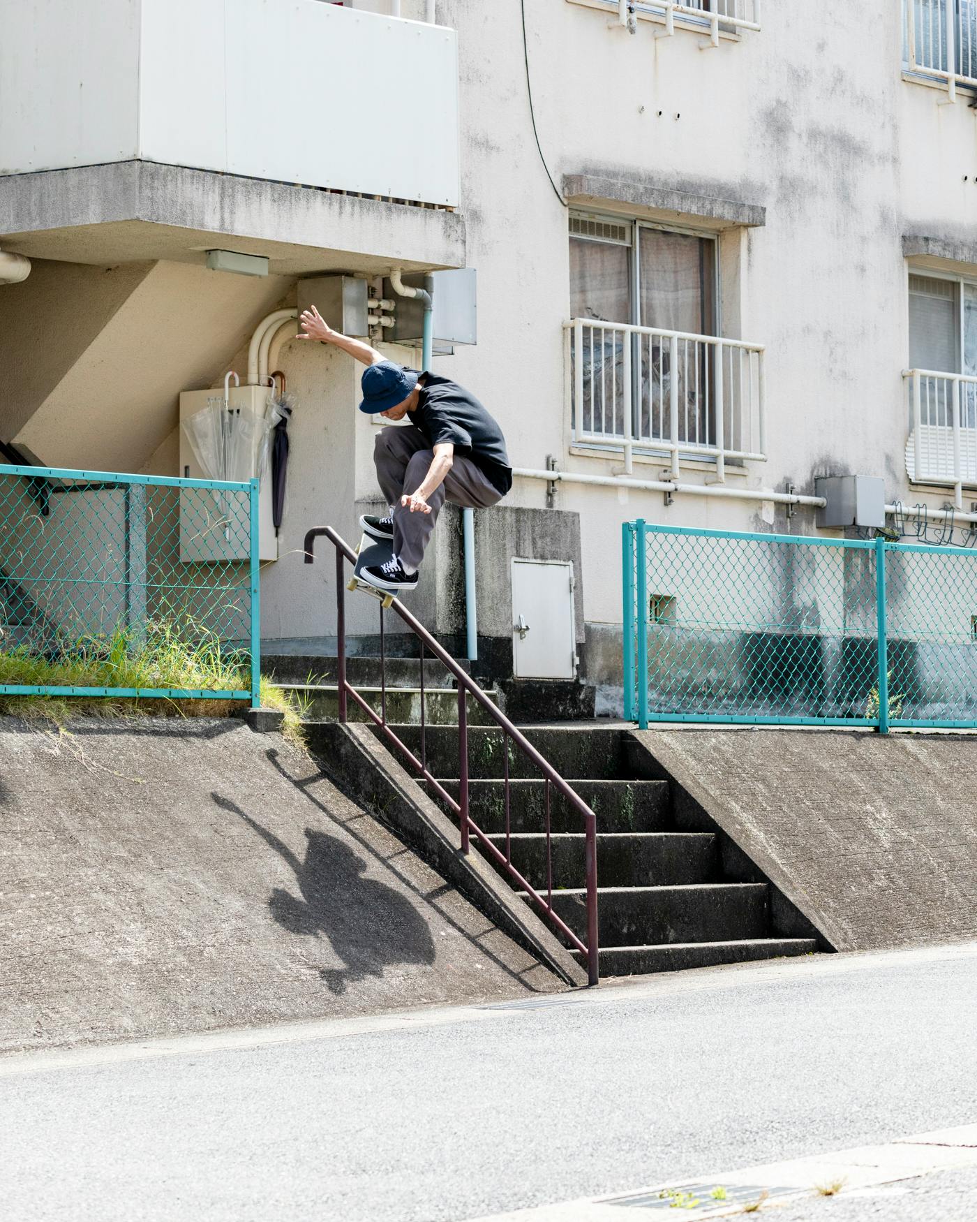 Ollie into bank, Shiga / Photo by Haruki Yamada