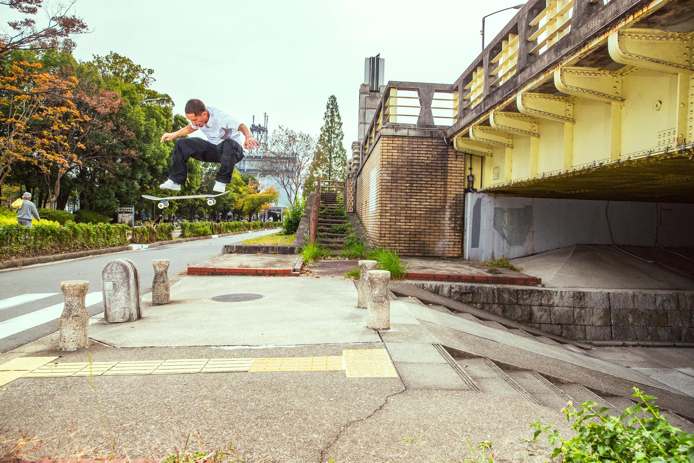 Kickflip over pole in Nagoya