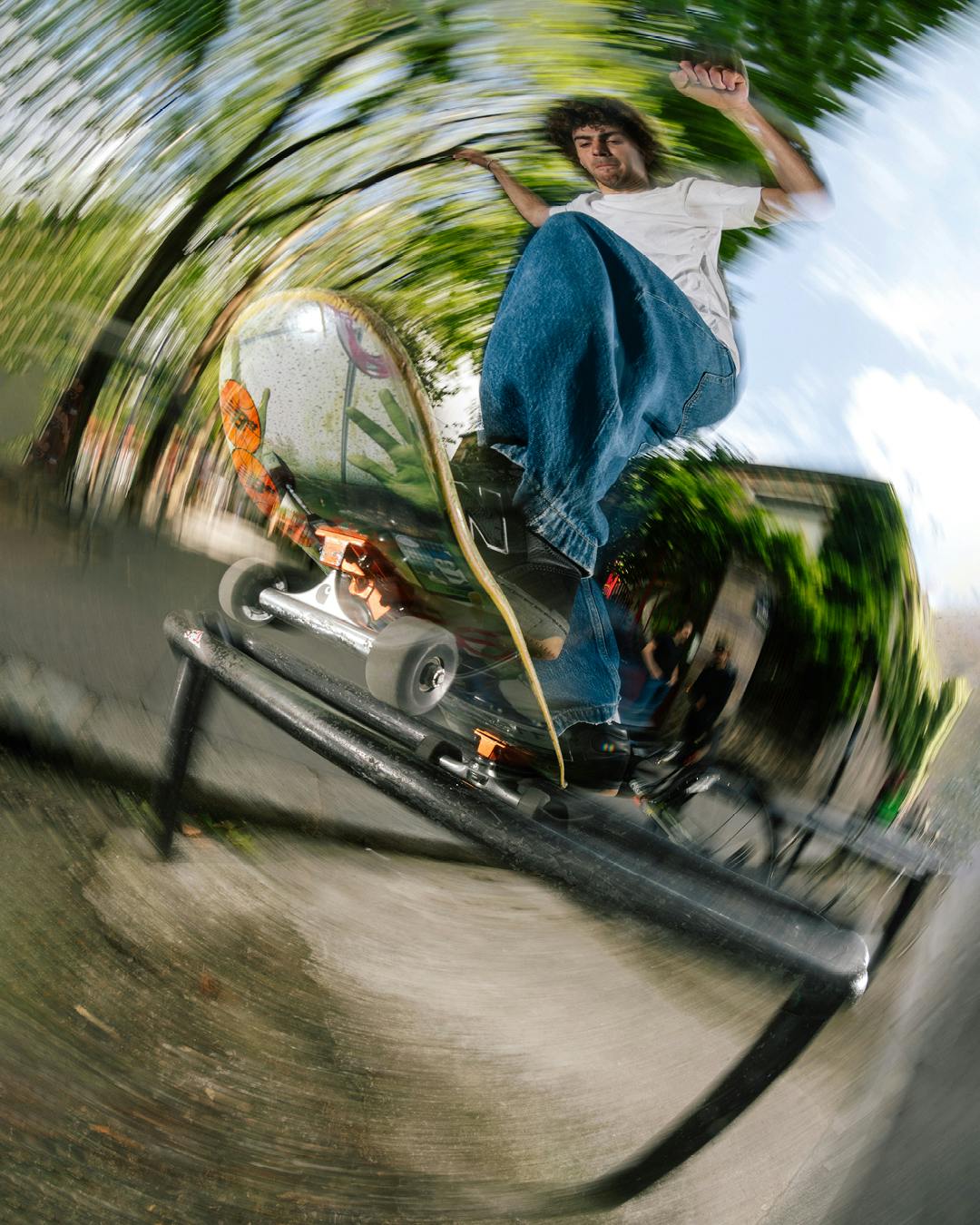 Guy Azulay, frontside bluntslide