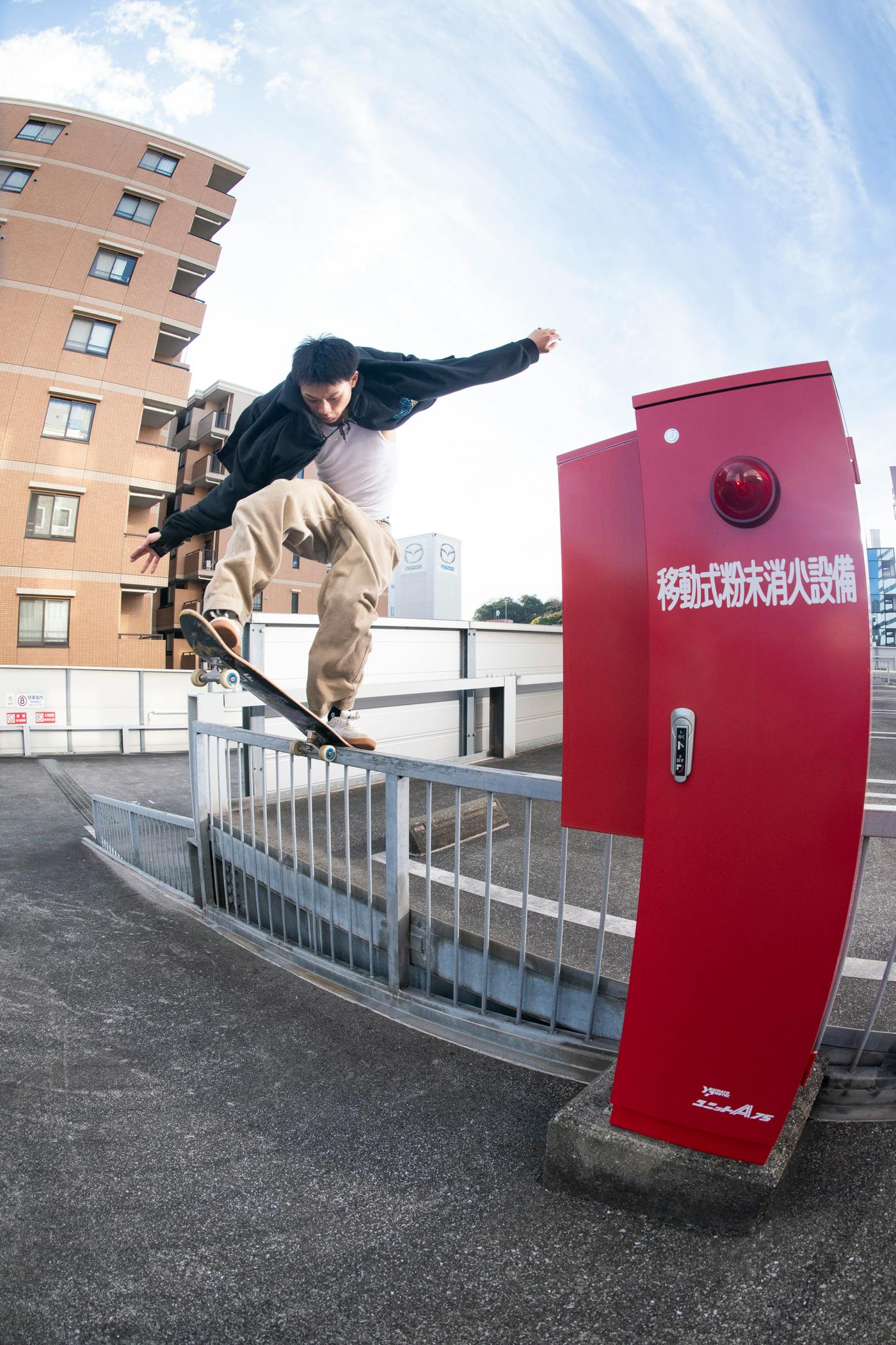 Frontside bluntslide transfer / Photo by Kosuke Waguri from our 1st issue.