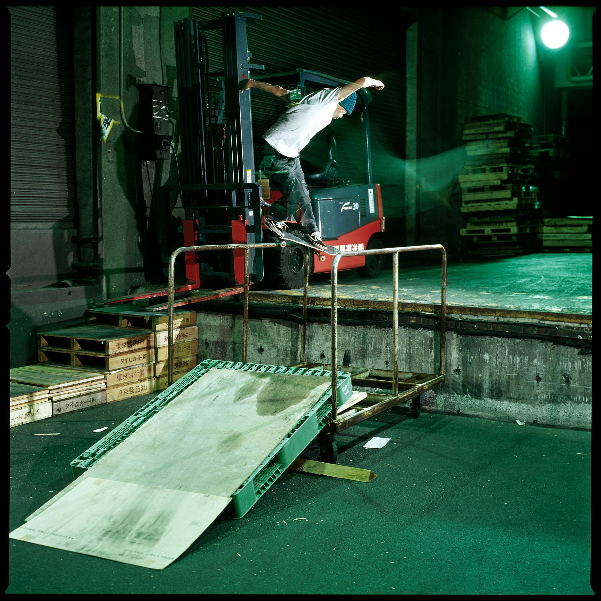 BACKSIDE SMITH GRIND, YOSHIHIRO ”DESHI” OMOTO, TOKYO 2007