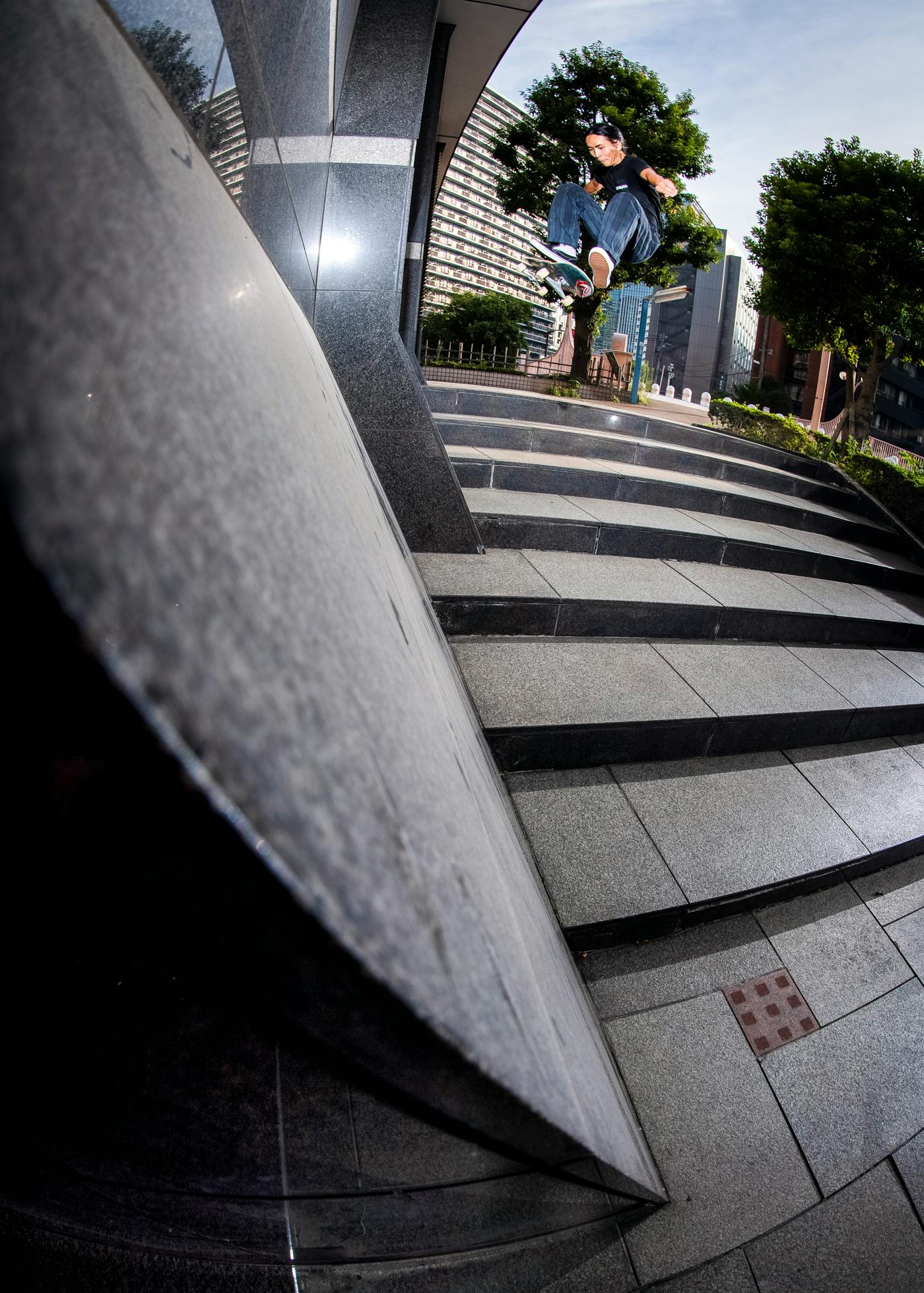 Kickflip frontside Wall