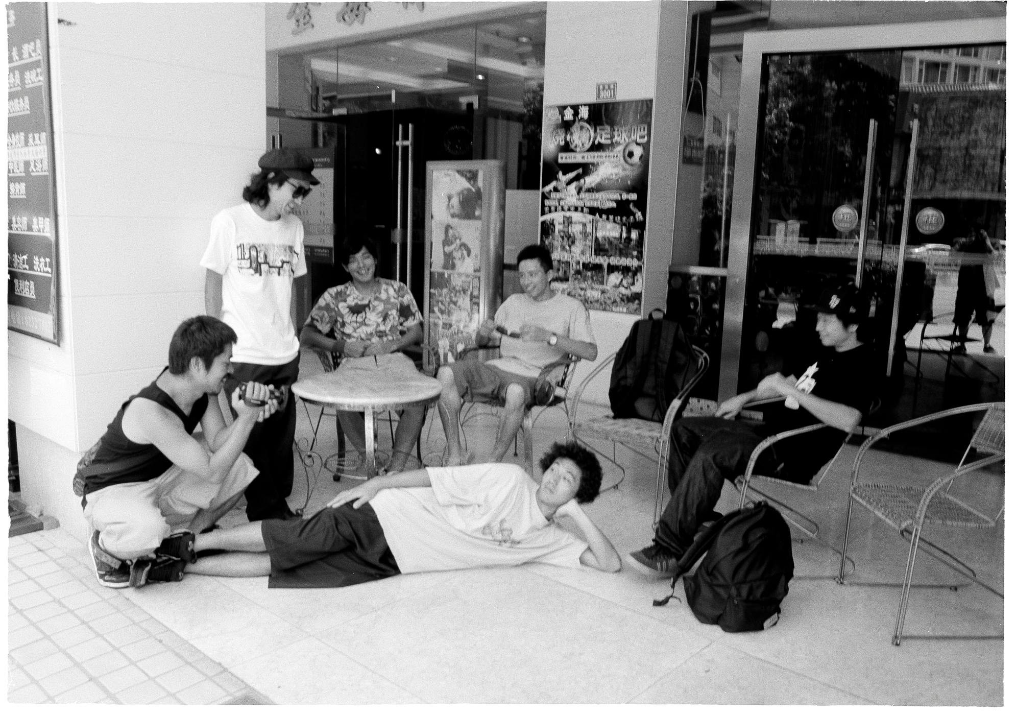 The IFO crew back then : from left, Hidenori Tanaka, Takashi Yamaguchi, Shuhei Iida, Soichiro Nakajima, Ishikawa, Kosuke Kageyama