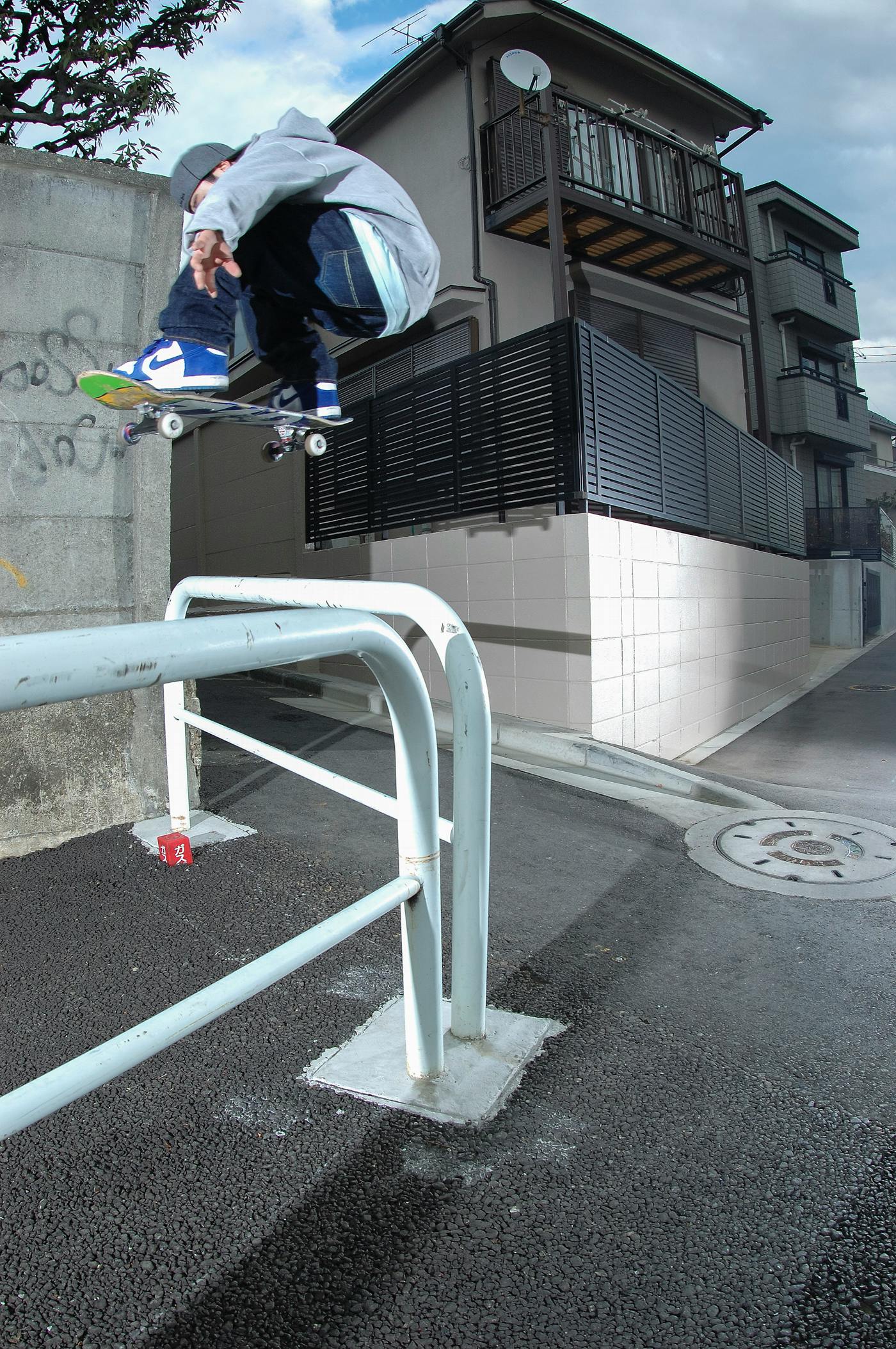 SHINGO IWASAKI, OLLIE, SASAZUKA TOKYO